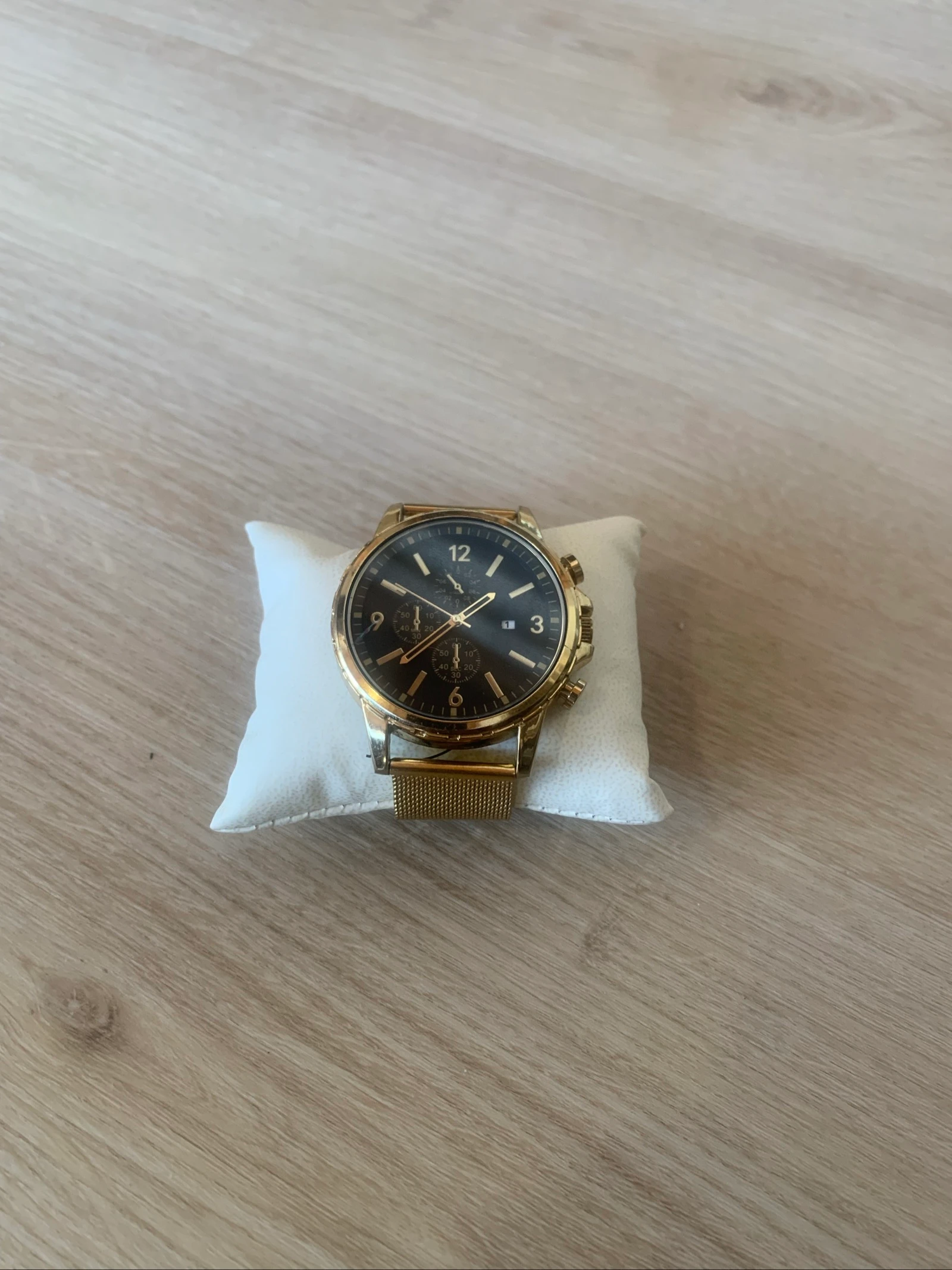 Gold men's watch with chronograph and mesh strap – photo 2